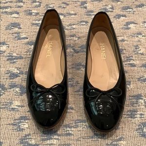 Chanel Black Patent Leather Ballet Flats